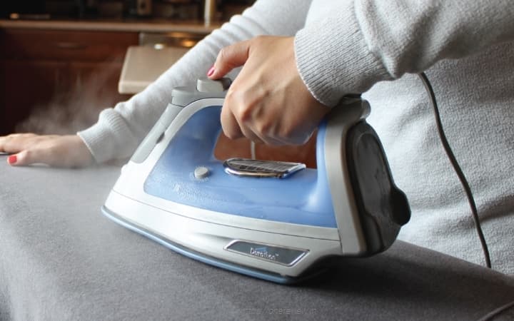 10 Best Steam Irons in India 2023 – Reviews and Buying Guide