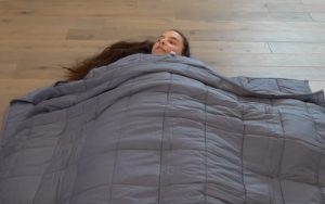 What is a Weighted Blanket and How does it Work? (A Beginners Guide)