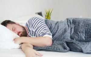 How to Choose the Right Weight and Size of a Weighted Blanket?